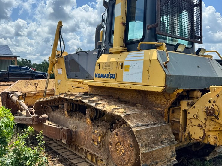 komatsu-dozer-image-4