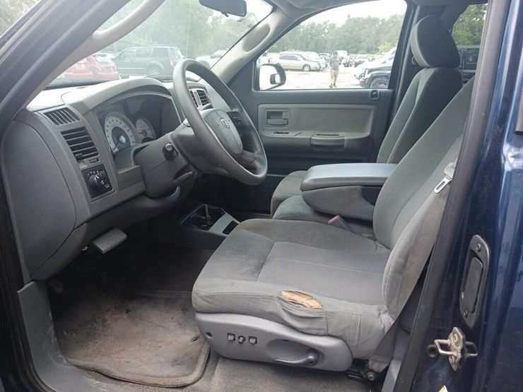 2005-dodge-dakota-image-5