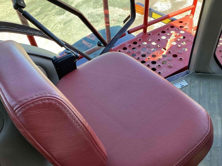 2021-case-trident-5550-spreader-image-84