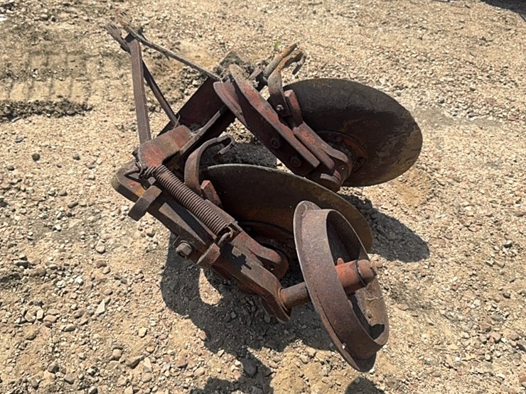 2-bottom-disk-plow-image-4