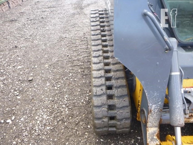 2022-deere-325g-image-34