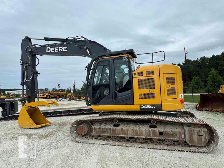 2021-deere-245g-lc-image-9