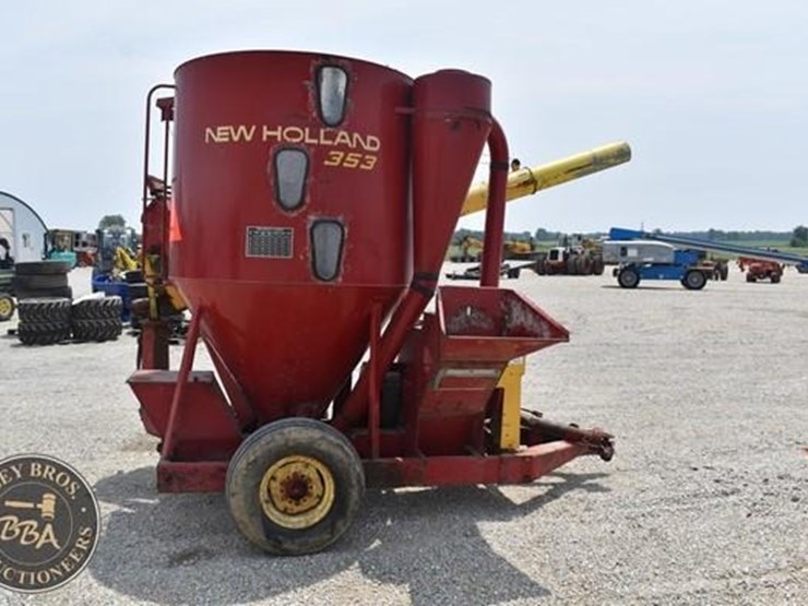 new-holland-353-image-19