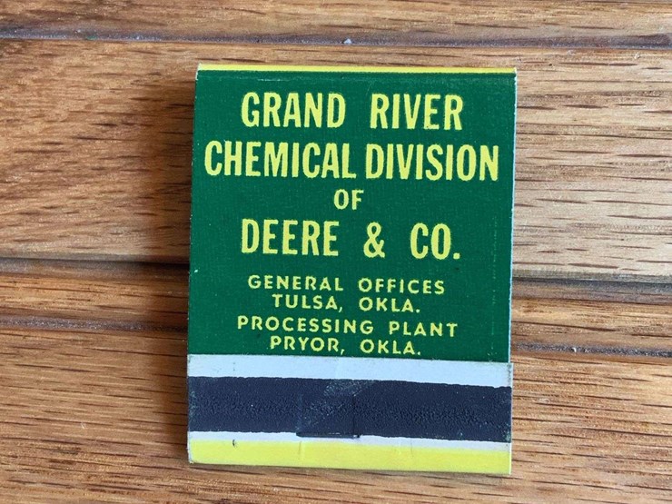 john-deere-grand-river-chemical-vitrea-matchbook-image-2