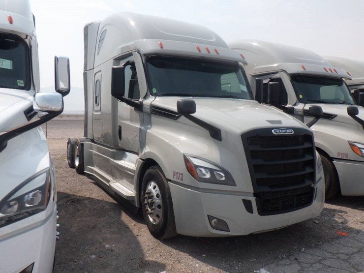 2024-freightliner-cascadia-126-image-2