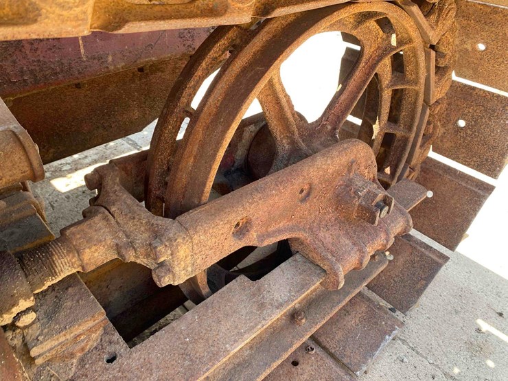 international-td-9--diesel-ag-crawler-image-9