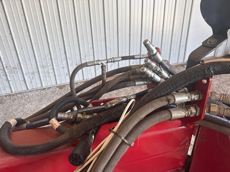 2010-case-ih-1250-image-36