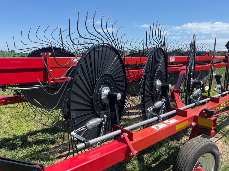 2023-h&s-14-wheel-v-rake-1-owner-image-12