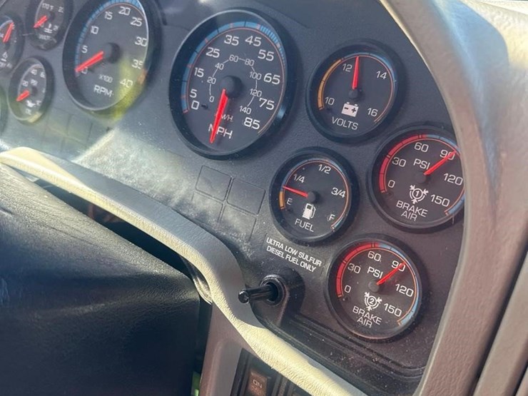 2019-international-durastar-4300-image-34