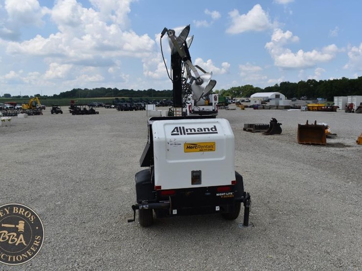 2019-allmand-bros-night-lite-v-series-image-5