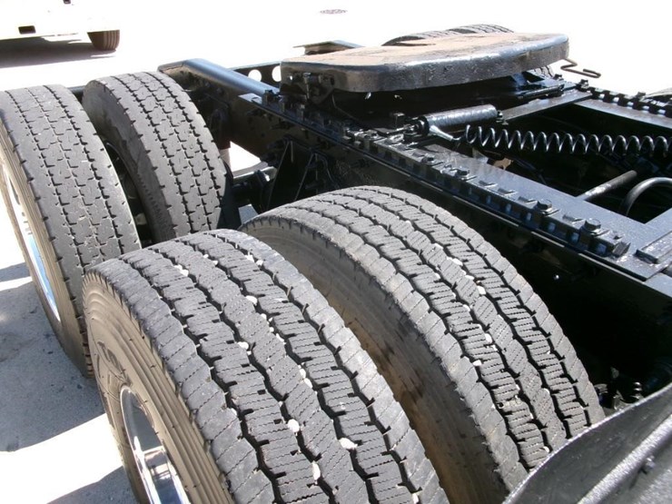 2011-international-prostar-image-6
