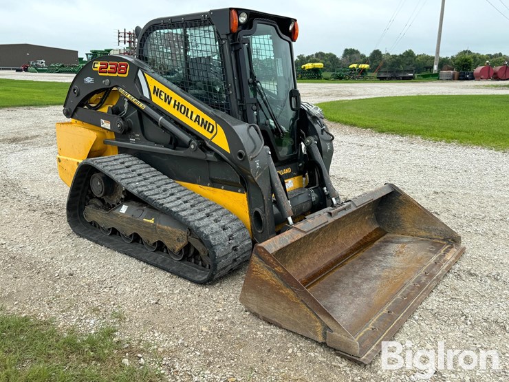 2017-new-holland-c238-image-3