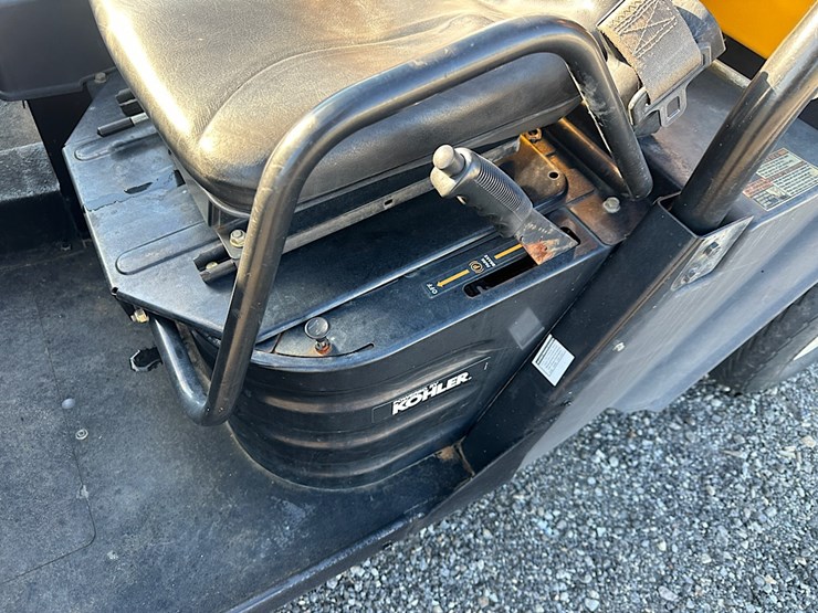 cub-cadet-c466-side-by-side-image-13