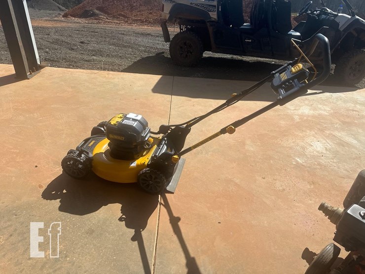 dewalt-2x20v-bushless-push-mower-1925-image-2