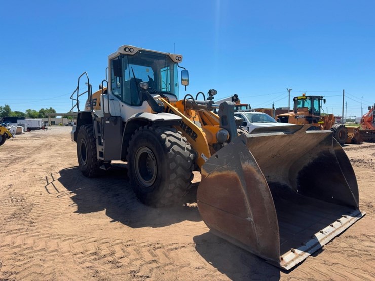 2021-liebherr-l556-image-7