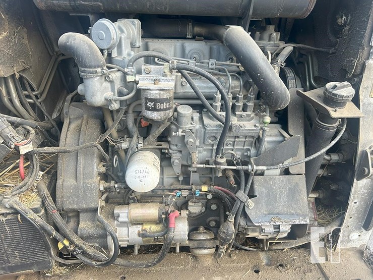 2012-bobcat-s750-image-16