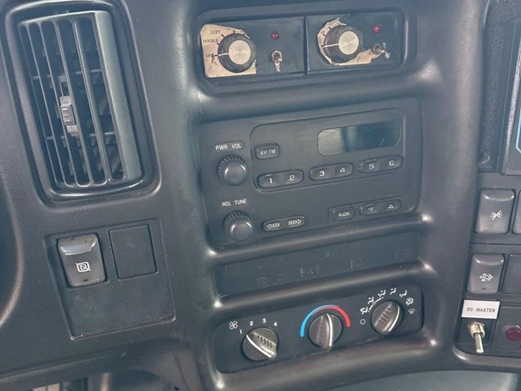 2009-gmc-topkick-c4500-image-27