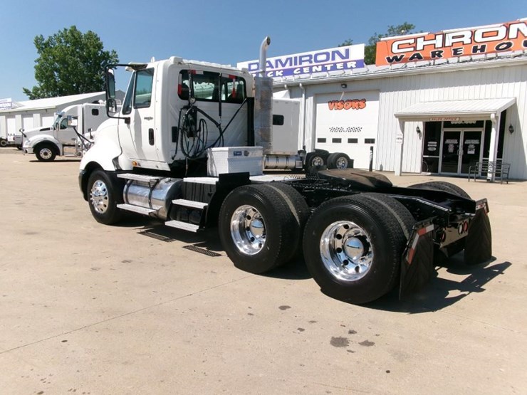 2011-international-prostar-image-2