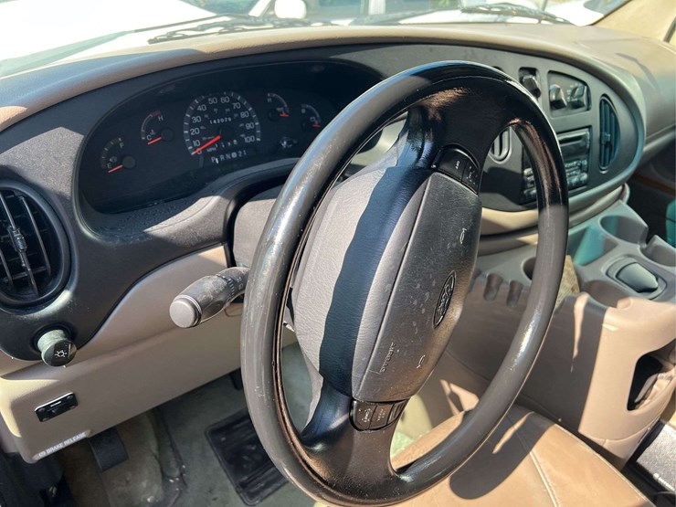 2002-ford-e250-image-15