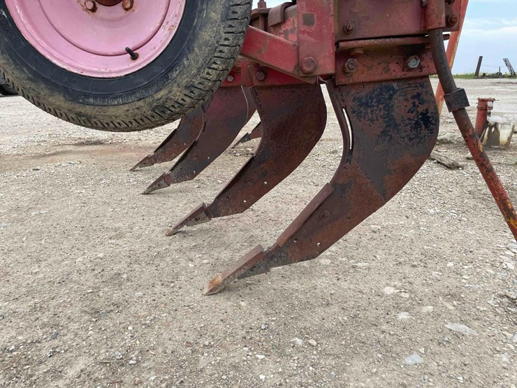 ih-7-shank-deep-ripper-image-11