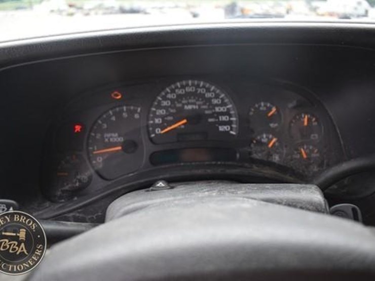 2005-chevrolet-3500-image-26