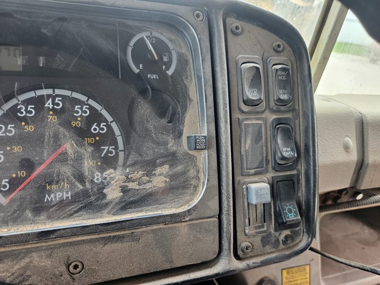 2005-freightliner-fs65-image-84