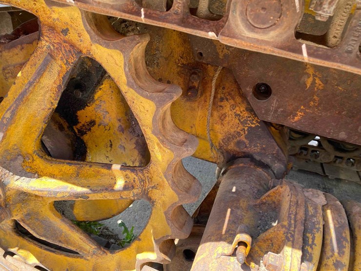 caterpillar-d2-ag-crawler-tractor-image-23