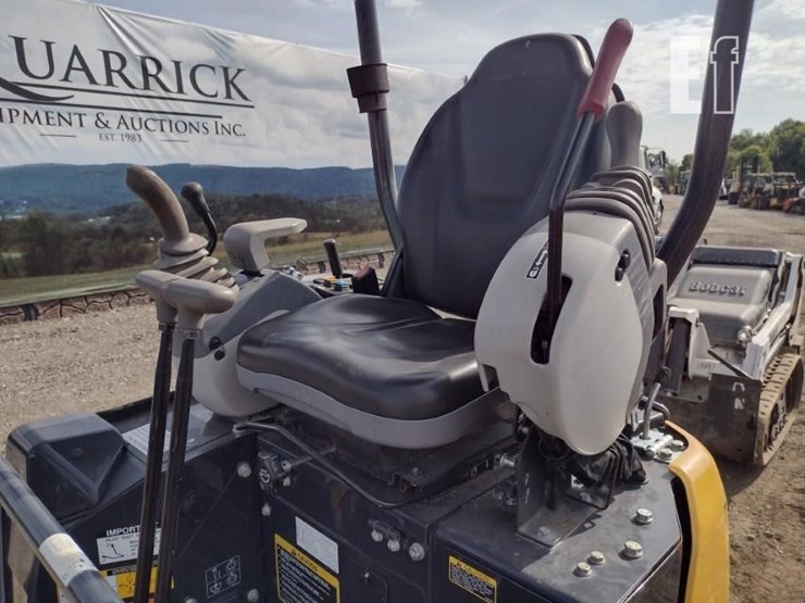 2022-deere-17g-image-12