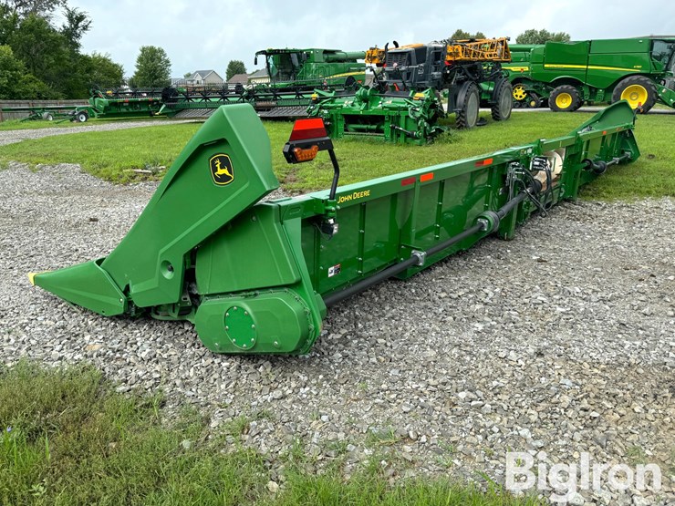 2022-john-deere-c16r-image-6