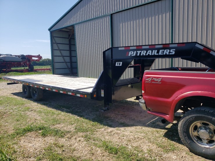 removed-item:-2025-pj-deckover-24‘-tilt-trailer-image-2