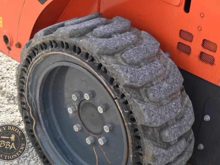 2020-kubota-ssv65-image-22