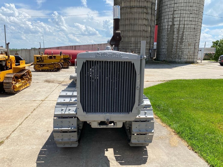 caterpillar-30-ag-crawler-image-2