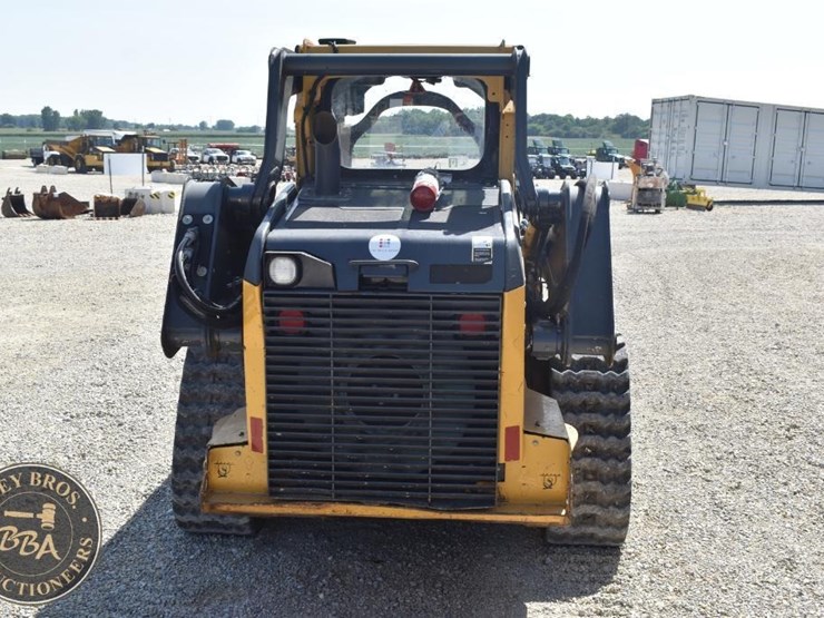 2019-deere-325g-image-19