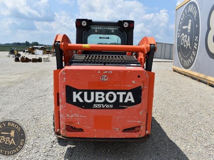 2017-kubota-ssv65-image-13