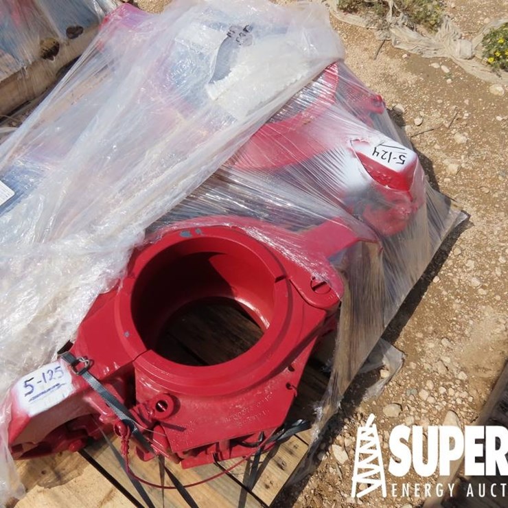 (5-124) AOT SLX 13-5/8" 150-Ton S/D Casing Elevato