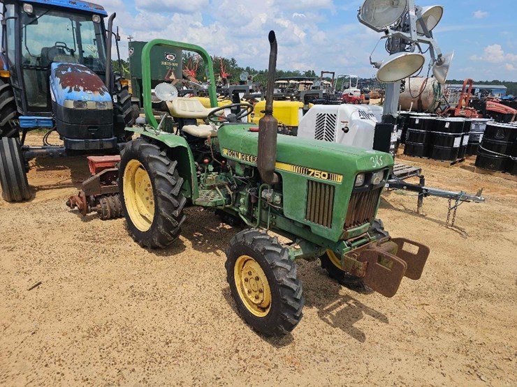 john-deere-750-image-1