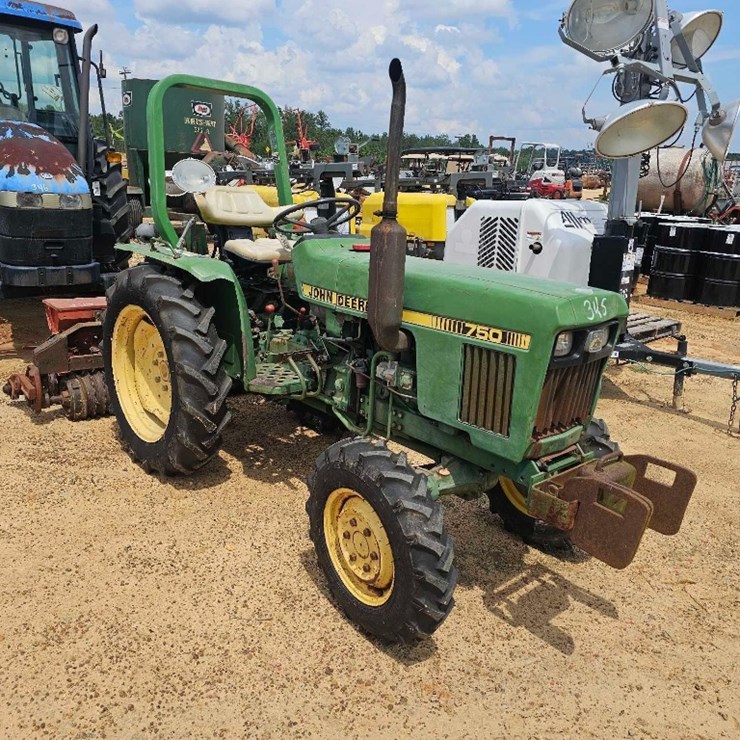 JOHN DEERE 750