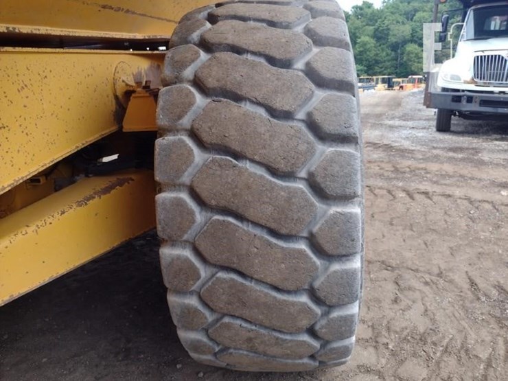 2013-volvo-a40f-image-25
