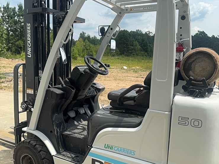 uni-carriers-5-ton-forklift-image-6