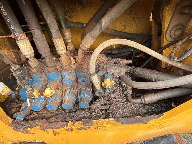 caterpillar-th407c-image-71