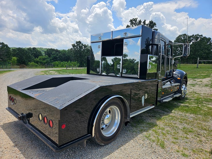 2007-peterbilt-335-image-21