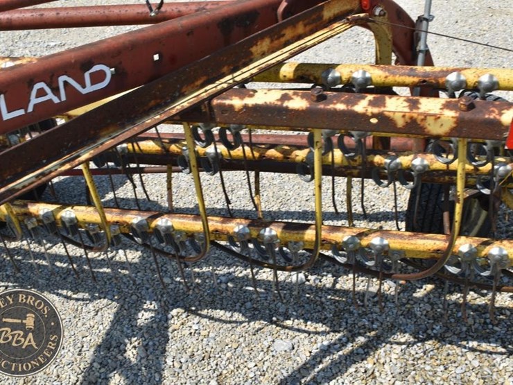 new-holland-258-image-11