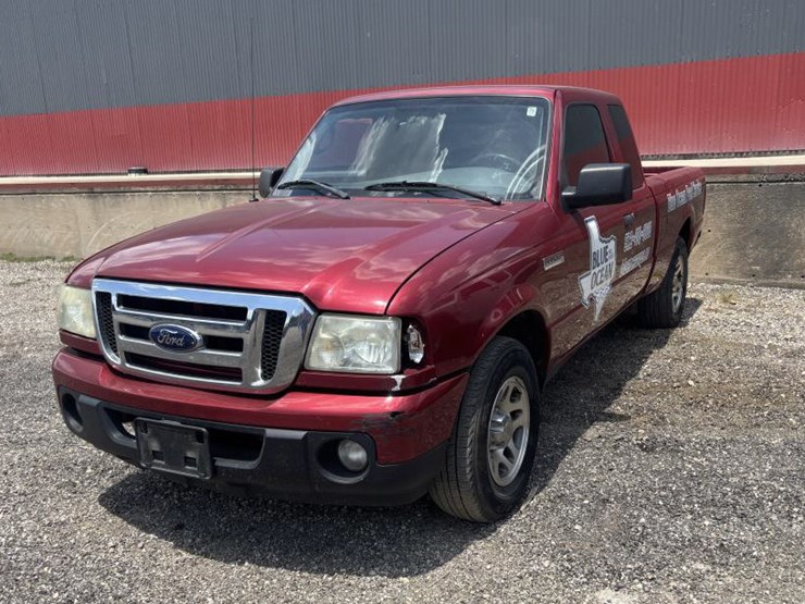2011-ford-ranger-xlt-image-1