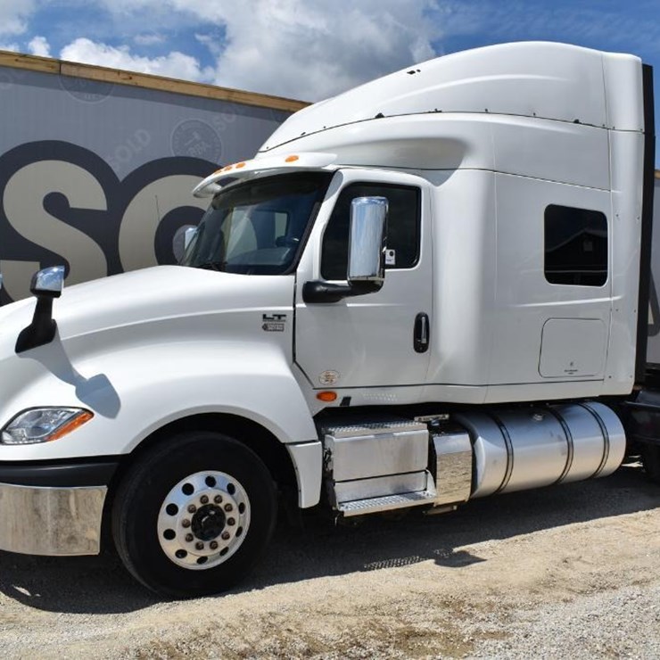 2018 INTERNATIONAL LT