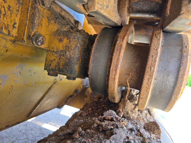 2005-caterpillar-953c-image-94