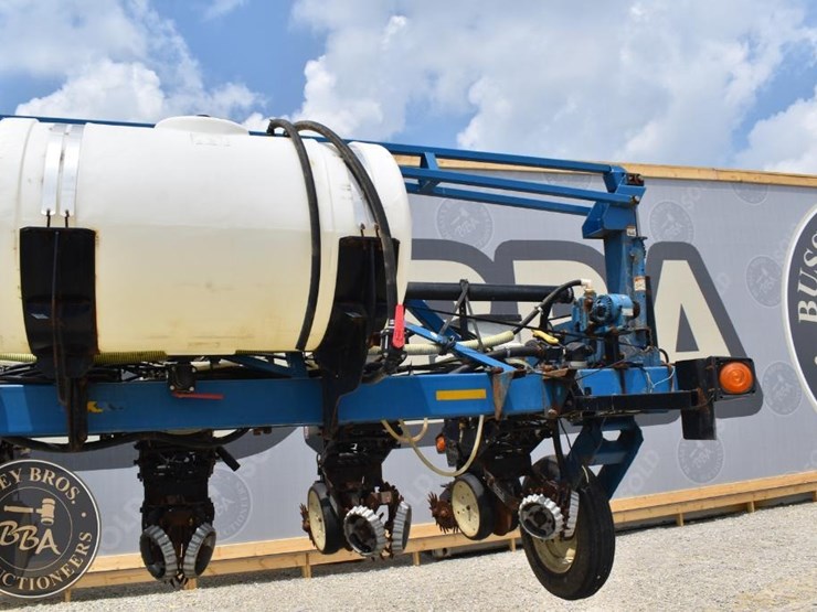 2005-kinze-3600-image-30