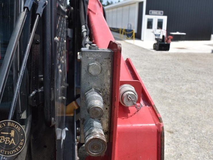 2016-takeuchi-ts80v2-image-32