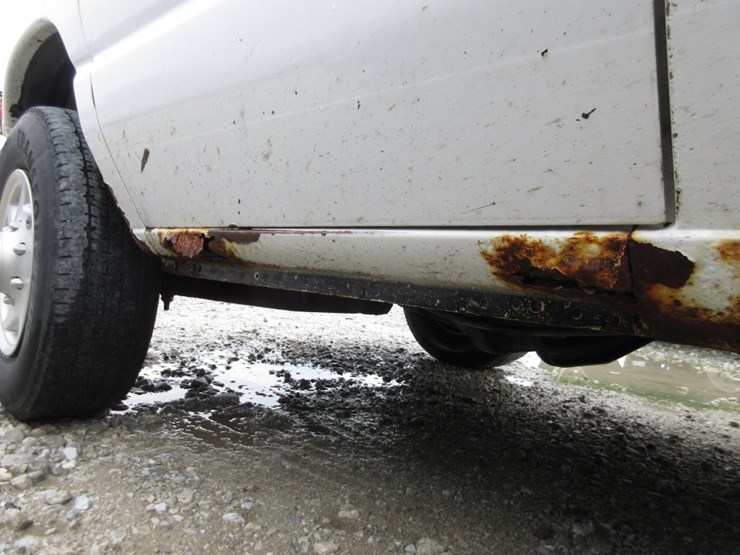 2011-utility-van-image-16