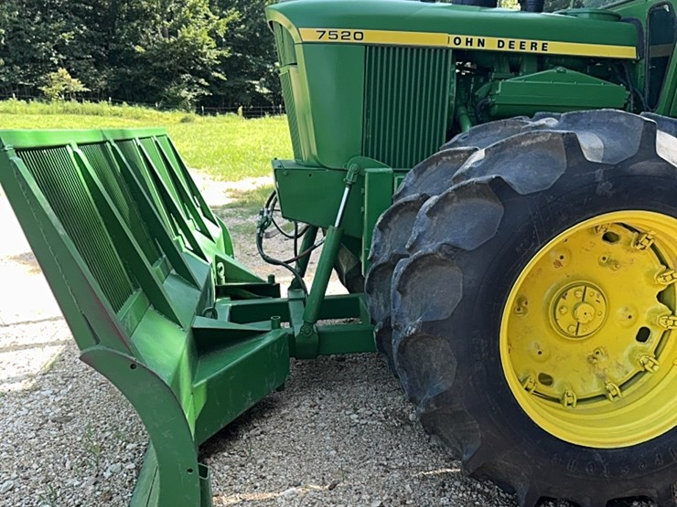 john-deere-7520-image-2