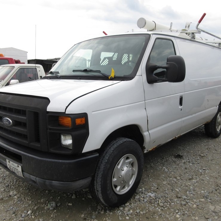 2011 UTILITY Van